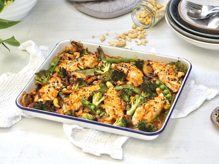 One-pan Sweet Chilli Chicken with Cashew Nuts - Healthy Recipes by ...